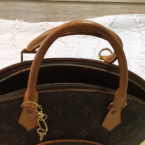 Louis Vuitton authentic Ellipse monogram key, bag - Picture 2 of 15
